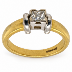 Pre Owned 18ct Diamond Solitaire Ring ZC44